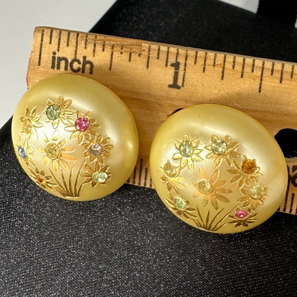 VINTAGE Multicolored Rhinestone Pearlescent Screwback nonpierced Earrings - Picture 11 of 11
